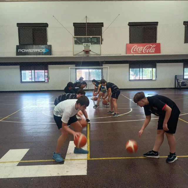🏀 Comenzaron las clases de intensificación de básquet

Durante el mes de febrero se estarán desarrollando los entrenamientos con propuestas para los más chicos y también para la primera femenina. 

Horarios ⏰️

➡️Niños y niñas de 9 a 14 años
▪️Lunes y miércoles
▪️11:00 a 12:00

➡️Mayores femenino
▪️Lunes y miércoles
▪️20:00 a 21:00

Espacios pensados para sumar ritmo, técnica y juego durante el receso de verano.