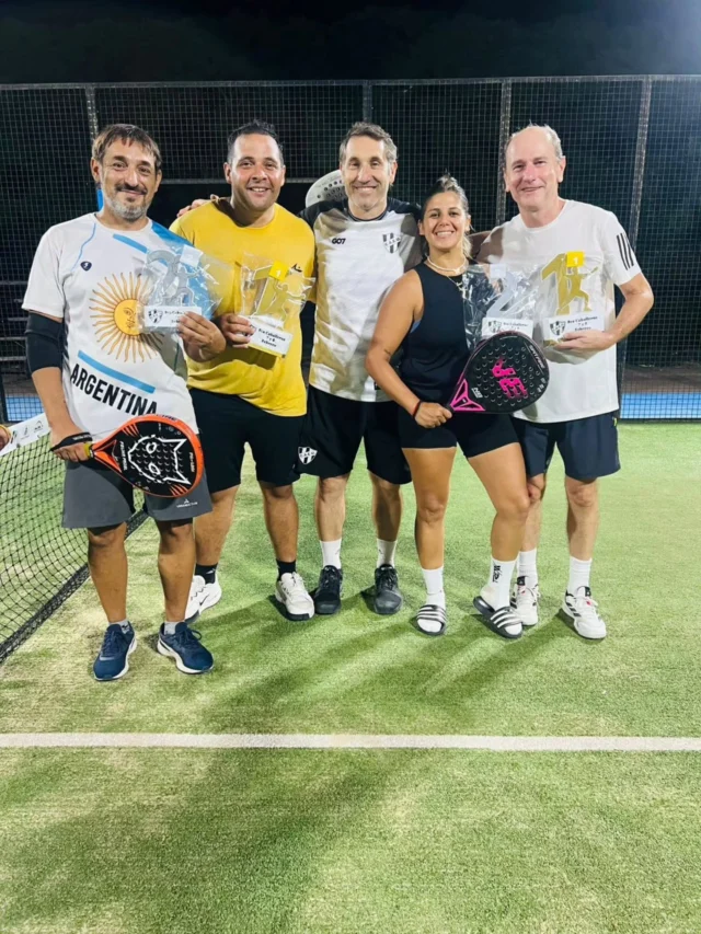 Torneo de Pádel en las canchas Pato Estruch 🎾

Se disputó un nuevo torneo en las canchas Pato Estruch, ubicadas en nuestro campo de deportes, correspondiente a la 8va Categoría Caballeros, con la participación de 15 parejas que le dieron gran nivel y movimiento al fin de semana.

Resultados finales:

🥇 Primer puesto
Juan Carlos Maacheroni – Mauro Carrizo

🥈 Segundo puesto
Gisela Zelarrallan – Martín Calcagni