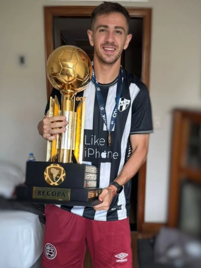 ¡Hermosa mañana, campeón! 🏆

¡Gracias Feli por llevar tu sentido de pertenencia en cada paso de tu carrera profesional! 🖤🤍

#OrgulloAlbinegro