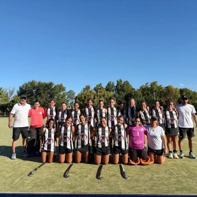 Continúa la preparación 💪🏑

El hockey albinegro se presentó en Carlos Casares para enfrentar al local Huracán en un nuevo amistoso de pretemporada. 

Al igual que el sábado pasado, la jornada tuvo 5 partidos: dos de 7ma, dos de 1ra y uno de 6ta.

A seguir, Estudiantes 🖤🤍
Falta menos para el inicio del Apertura 🔜