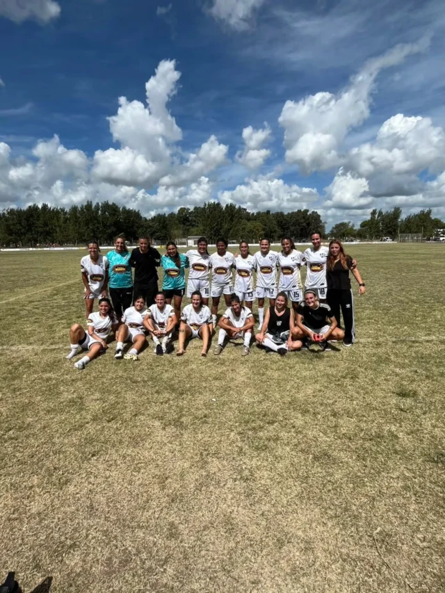 Siguen los amistosos 🙌

⚽️ El femenino llevó adelante dos encuentros contra KDT en el 21 de Septiembre.

🖤🤍