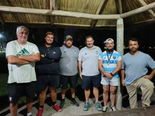 🏉🤝 Recibimos en el club a representantes de la Unión de Rugby del Oeste de Buenos Aires: su presidente, Marcos Ravello, y Lisandro Rampini.

Fue una reunión muy productiva, en la que comenzamos a proyectar la temporada 2026, con el objetivo de seguir fortaleciendo el crecimiento del rugby en nuestra institución.

Gracias por la visita y acompañar este camino.

🖤🤍