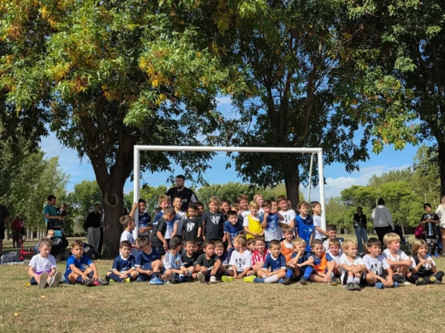 Encontrarse para jugar 🙌

Encontrarse para compartir 🤝

Encontrarse en familia 🤗

Encontrarse en el club 🖤🤍