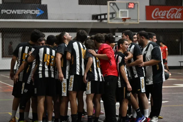 Preparativos de cara a otro año de competencia 💪

Amistoso del equipo mayor ante San Martín en nuestro gimnasio.