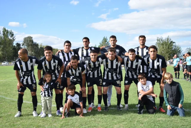 Se jugó la cuarta fecha ⚽️💪

En el 21 de Septiembre recibimos a Progreso de Juan José Paso.

Fue derrota en ambos encuentros: en tercera por 1 a 0 y en primera por 2 a 1.

El próximo domingo será el clásico ante Deportivo.

¡Vamos Albinegro! 🖤🤍