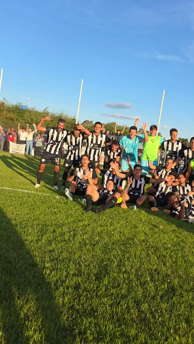 OOOOOH ALBINÉ ALBINÉ!!!! 🖤🤍

CLÁSICO EN EL GARRÉ, OTRA VEZ!!! VAMOS ALBINEGRO 👏⚽️