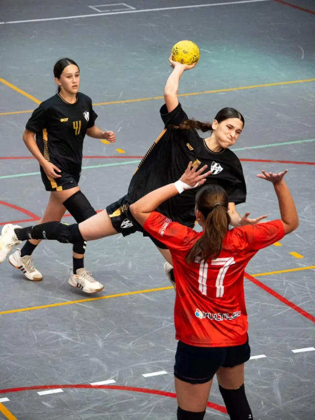 Cuarto día en San Rafael 🇦🇷🤾‍♀️

➡️ Se completó una nueva jornada del Nacional B de Clubes Juveniles. 

▪️Masculino: Estudiantes 16 - Once Unidos 35
▪️Femenino: Villa Ballester 29 - Estudiantes 16

Este viernes jugarán del 5° al 8° puesto: los varones enfrentarán a Petroquimica y las mujeres a Club del Gran Rosario. 

¡Vamos Albinegro! 🖤🤍