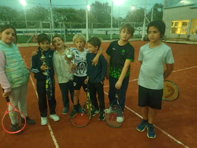 Torneo Interno Sub 10 🎾

Participaron Salvador Perkins, Federico Bajo, Hilario Reynolds, Pedro Ferraro, Joaquín Moreno, Lucas Herrero y Emilie Suárez.

Con el objetivo darle desarrollo y movimiento a la categoría, pensando en un torneo que está próximo a disputarse en Santa Rosa.