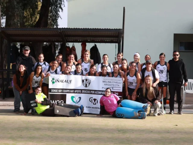 ¡ASCENSO PARA LAS ALBINEGRAS! 🖤🤍

Nuestras representantes de hockey disputaron una nueva fecha en el Sintético Municipal, donde recibieron a Eclipse de General Villegas. 

Con los resultados obtenidos en la jornada de hoy aseguraron el ascenso a Zona Campeonato de la Federación Noroeste.

¡Felicitaciones a los planteles y al Cuerpo Técnico! 🙌💪 

A seguir trabajando, entrenando y sumando. Un lindo camino por delante. 

Resultados:

7ma: Estudiantes 6 - Eclipse 1
6ta: Estudiantes 5 - Eclipse 5
1ra: Estudiantes 3 - Eclipse 0

🖤🤍
