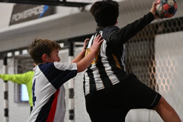 Cuarta fecha de inferiores 🗓🤾‍♀️

Las categorías Menores y Cadetes de handball recibieron a Daireaux en nuestro gimnasio. 

Resultados:

Menores Femenino
▪️CAEU 33-23 DAIREAUX

Menores masculino
▪️CAEU 54-16 DAIREAUX

Cadete masculino
▪️CAEU 44-38 DAIREAUX

Cadete Femenino
▪️CAEU 27-17 DAIREAUX