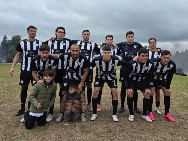 IGUALDAD EN CASA ⚽️🙌

La primera división empató 0 a 0 ante Maderense en el 21 de Septiembre. 

¡Vamos campeón! 🖤🤍