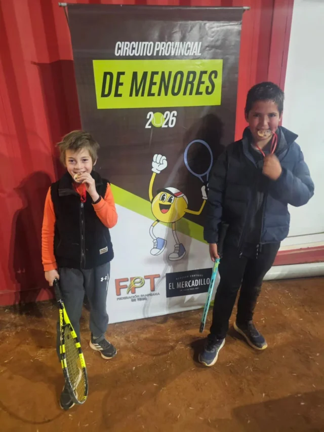 🎾 TENIS | CAMPEONES EN DOBLES EN GENERAL PICO

Nuestros jugadores Hilario Reynolds y Pedro Ferraro participaron de un torneo Sub 10 en Independiente de General Pico.

En singles, ambos realizaron un gran torneo y llegaron hasta semifinales en sus respectivos cuadros.

Luego unieron fuerzas en dobles y se quedaron con el título de campeones, tras vencer en la final a Baltazar Alfonso y Tomás Gortiri. 🏆

¡Felicitaciones, chicos! 🎾