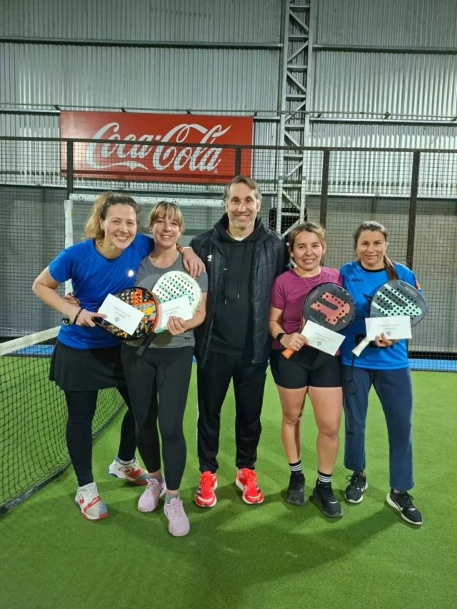 Torneo de 8va en nuestro club 👏 

Con la participación de 11 parejas, se disputó un nuevo torneo de 8ª Categoría Damas.

🥇 1er puesto
Paola Olmos
Marisa Martin

🥈 2do puesto
Sofia Baleani
Magali Vazquez

¡Gracias a todas las que participaron!