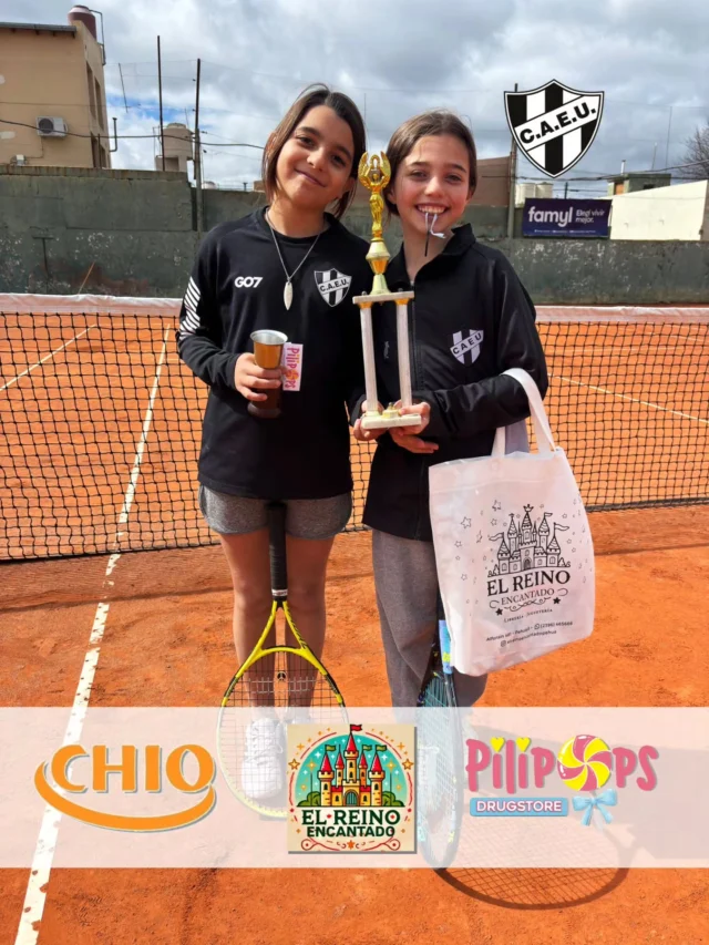 🎾 TORNEO DE MENORES EN ESTUDIANTES

Se disputó un Torneo de Menores en las canchas del centro, con la participación de más de 20 chicos y chicas, divididos en dos categorías.

Fue una jornada de mucho tenis, acompañada por las familias que se acercaron a compartir el encuentro.

👏 Agradecemos especialmente al profesor Carlos González por la organización y el trabajo para llevar adelante el torneo.

También a quienes acompañaron esta actividad:

🖤 @mundoalbinegrocaeu
🖤 @pilipopsdrugstore
🖤 @elreinoencantadopehua
🖤 @chiopehuajo