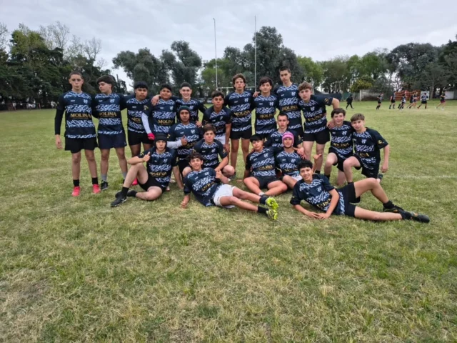 🏉Las categorías juveniles de rugby de Estudiantes disputaron una nueva fecha frente a Kamikazes, con victorias en M14 y M16.

▪️ M14
Kamikazes 35 – Estudiantes 41

▪️ M16
Kamikazes 8 – Estudiantes 29

▪️ M18
La fusión entre Estudiantes y Atlético del Rosario cayó ante Kamikazes por 29 a 12.

¡Felicitaciones a todos por una gran jornada de rugby!