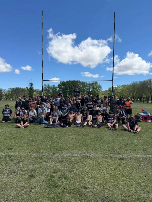 🏉 RUGBY | La fecha prevista ante Bragado debió ser suspendida y será reprogramada.

De todas maneras, nuestros juveniles aprovecharon el sábado de entrenamiento para disputar un partido amistoso y compartir una linda jornada junto a las familias y todos los chicos de la disciplina.

La próxima fecha oficial se jugará el 7 de noviembre en General Pico.