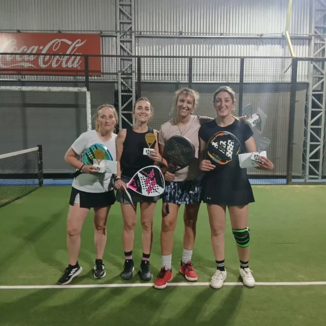 TORNEO SUMA 15 🎾

Con la participación de 14 parejas, se disputó una nueva competencia en nuestro club.

🏆 Resultados

🥇 Primer puesto
Silvina Sarobe – Soledad Iglesias

🥈 Segundo puesto
Nancy Ramírez – Gisela Giménez

¡Gracias a todas las parejas que participaron! 🙌🏼🖤🤍